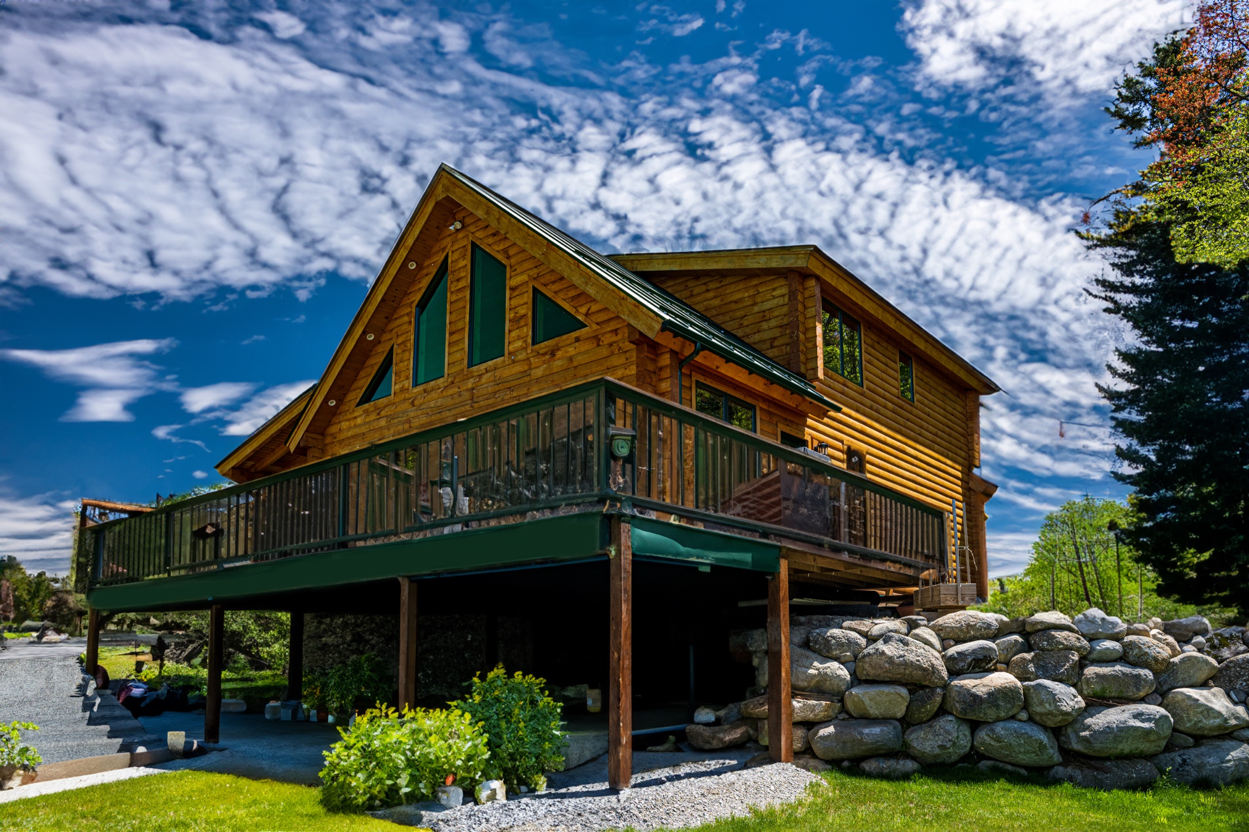 Thermal Mass, R-Value, and U-Value: Why Log Homes Defy the Insulation Rulebook